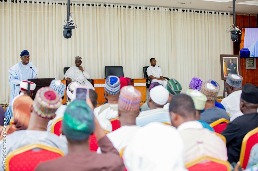 156380097775001761988725